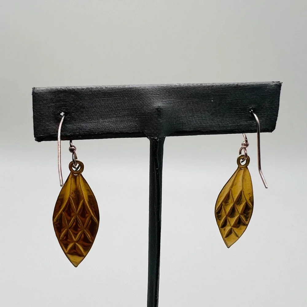 Green Enamel Leaf Dangle Earrings Silver Tone Textured Diamond Pattern Boho